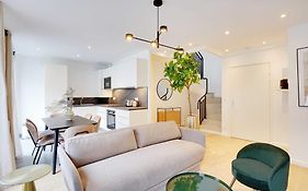 Raffinement Et Confort Dans Cette Residence A Levallois-Perret
