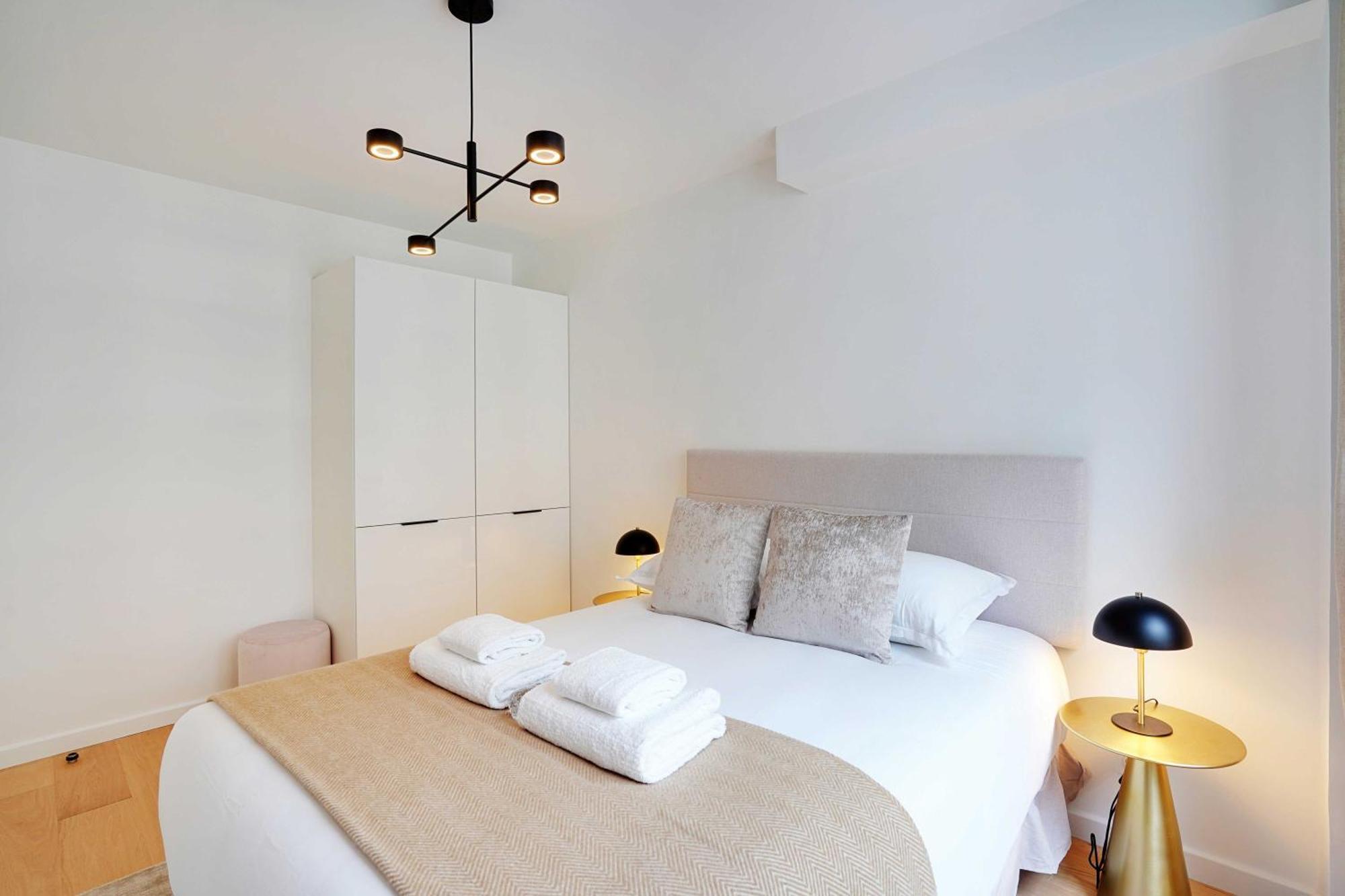 Raffinement Et Confort Dans Cette Residence A Levallois-Perret Extérieur photo